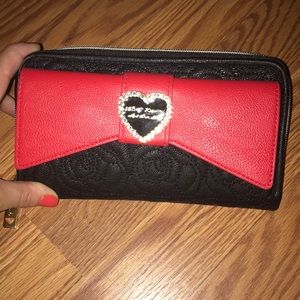betsey johnson wallet